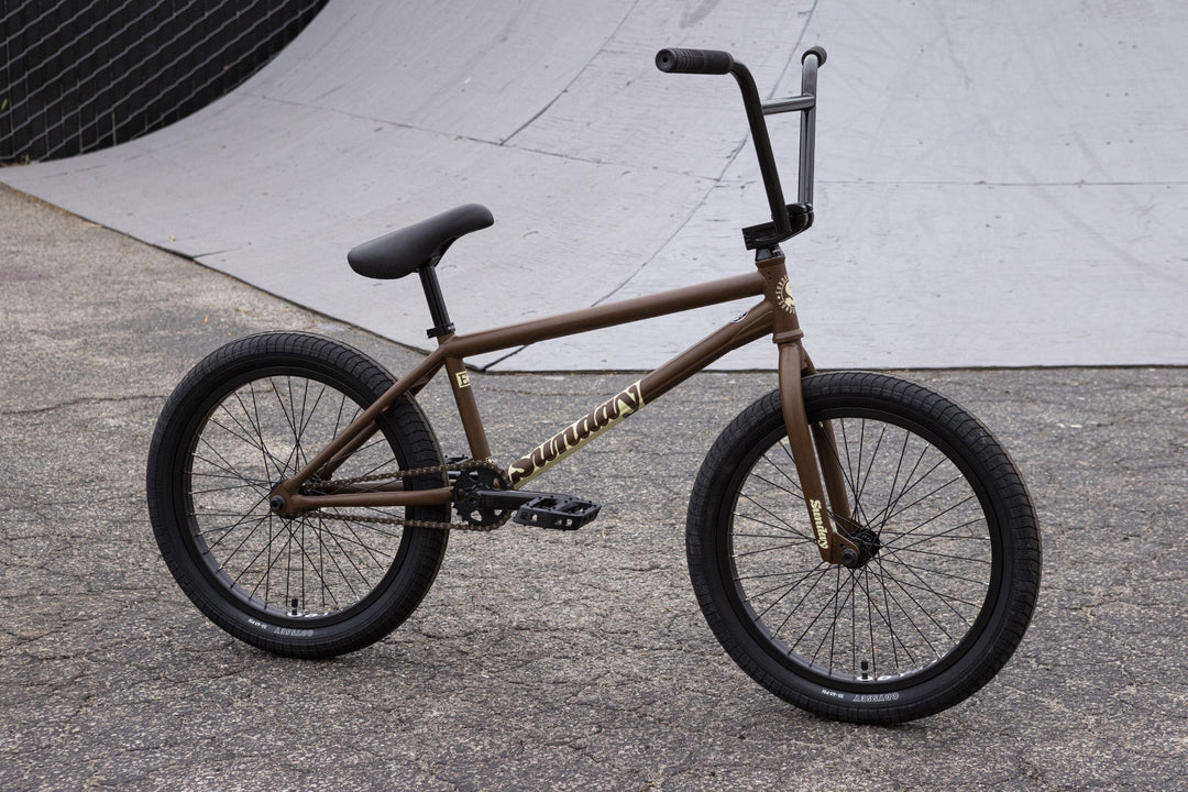 Sunday EX - Julian Arteaga Signature