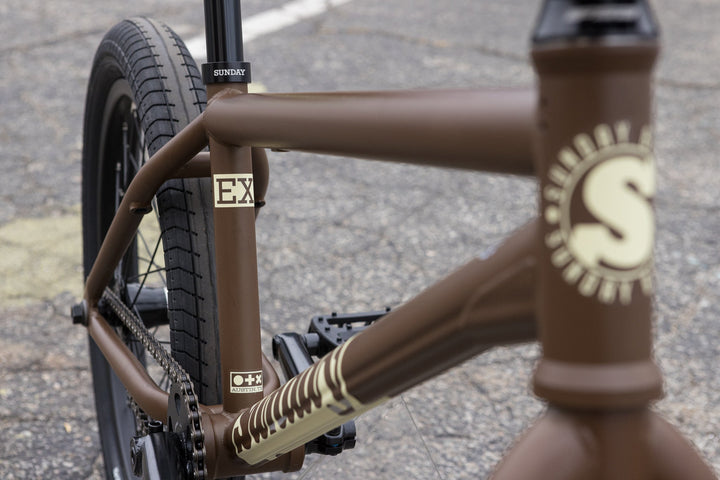 Sunday EX - Julian Arteaga Signature