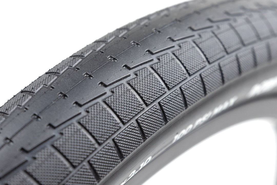 Odyssey Super Circuit Tire